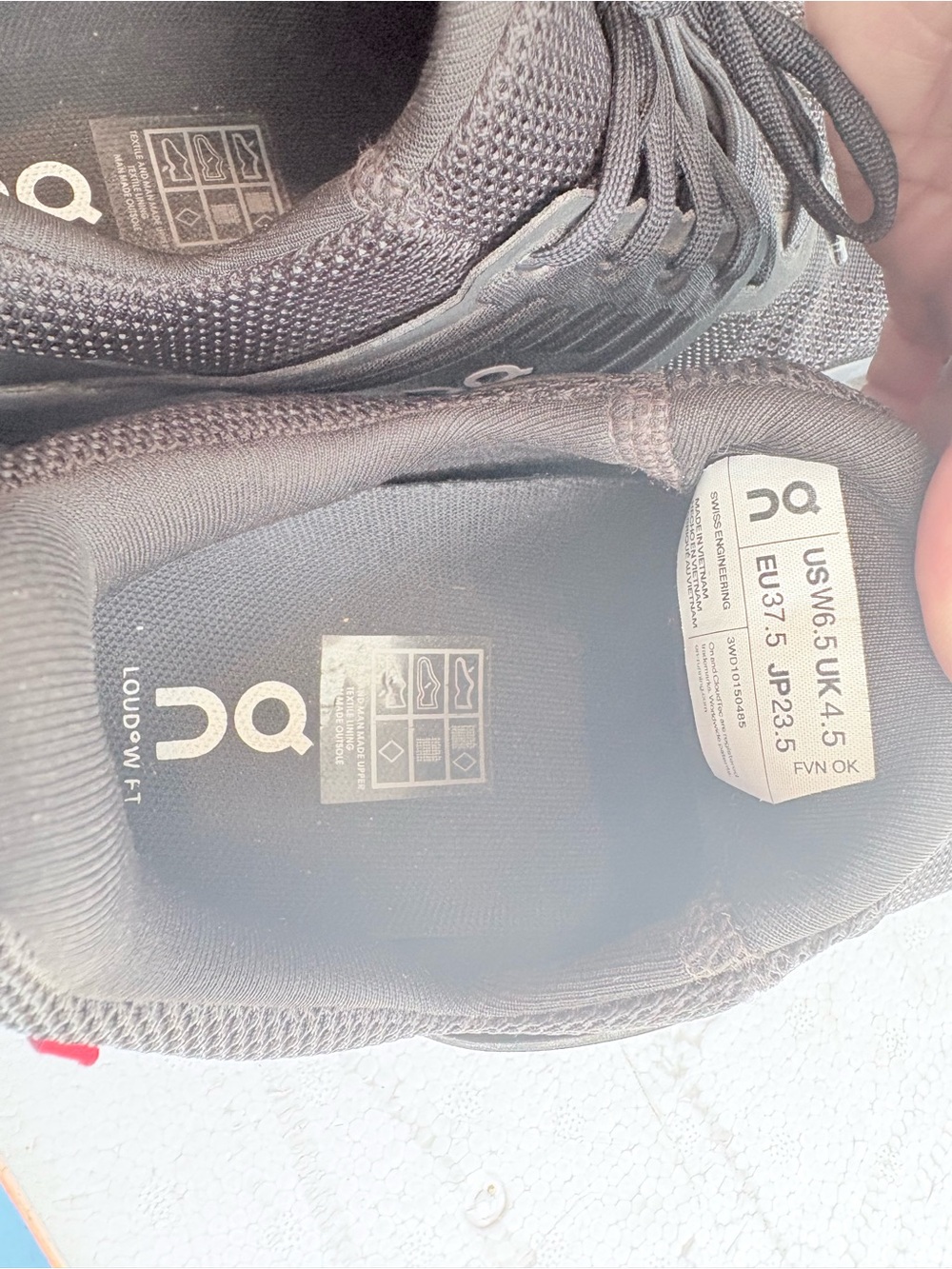 Black womens cloud Sneakers - Picture 6 of 6